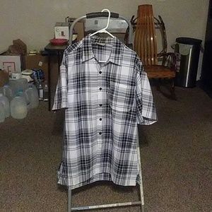 Black & white 100% pollyester.short sleeve shirt